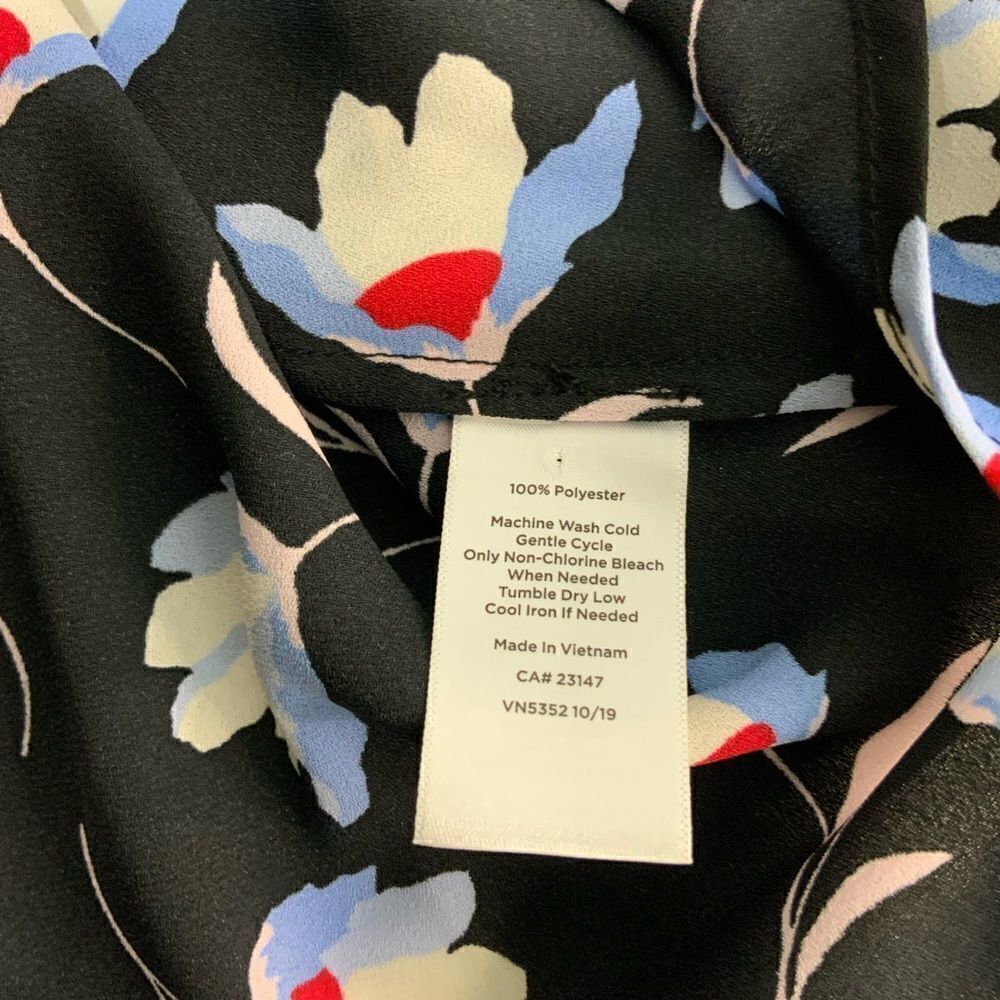 Ann Taylor sleeveless blouse - Picture 6 of 6